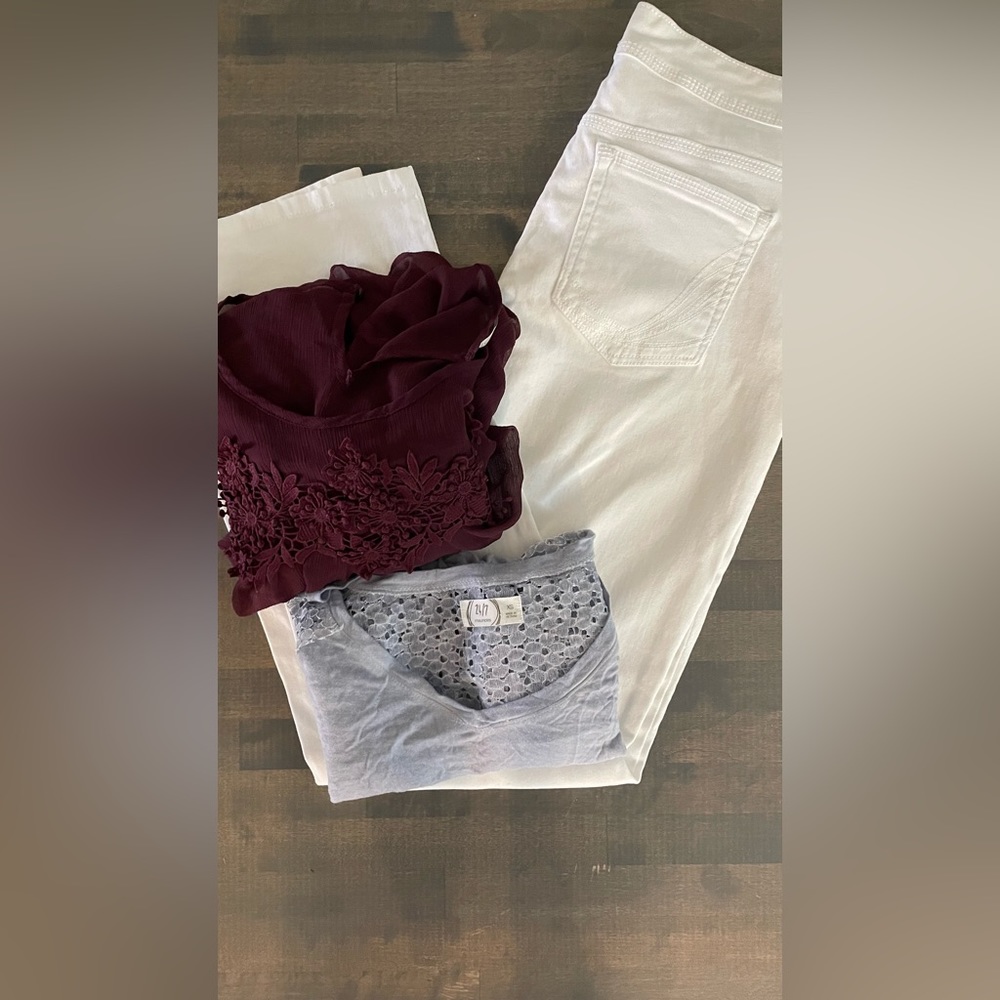 Set: Two tops and one jean